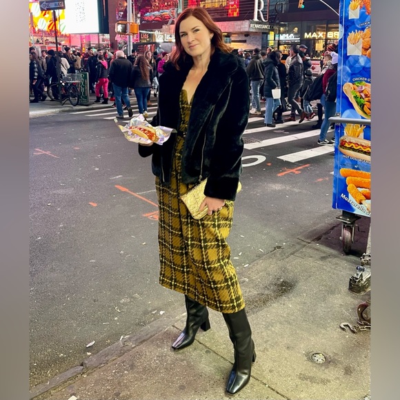 Meet your Posher, Simone - Picture 3 of 4